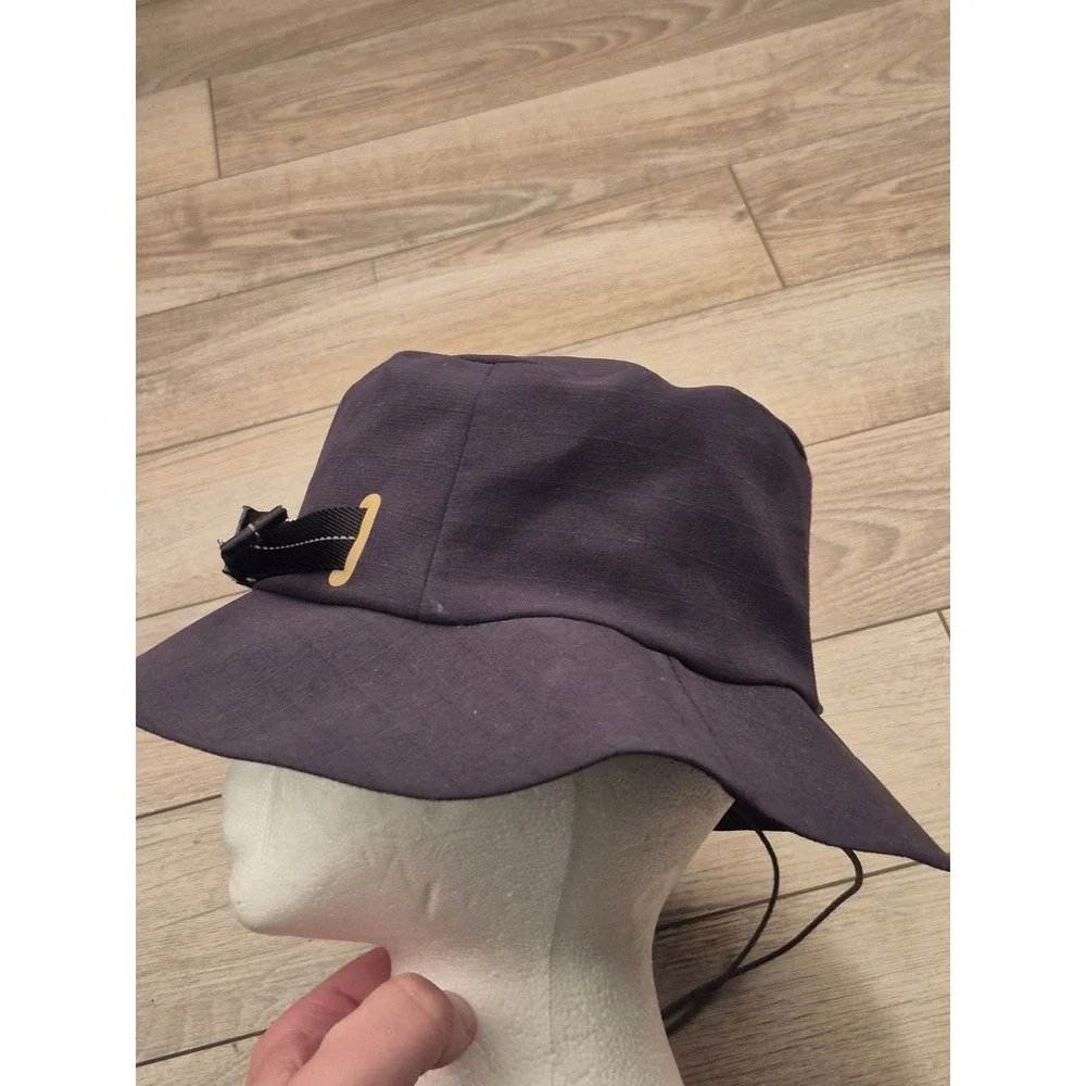 Lululemon bucket hat